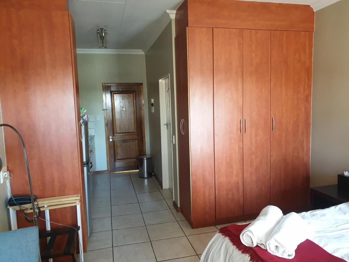 Grosvenor Apartments Pretoria-Noord Esterno foto