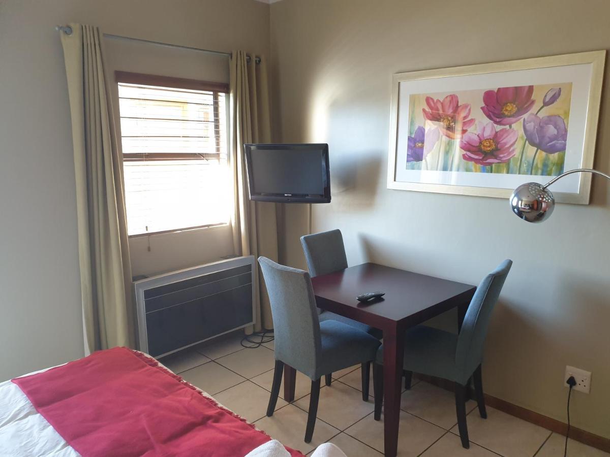 Grosvenor Apartments Pretoria-Noord Esterno foto
