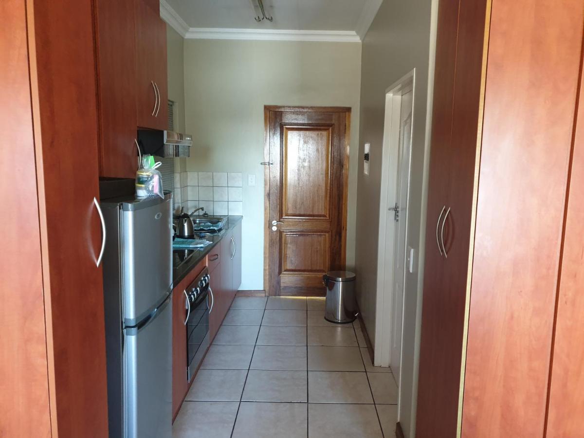 Grosvenor Apartments Pretoria-Noord Esterno foto