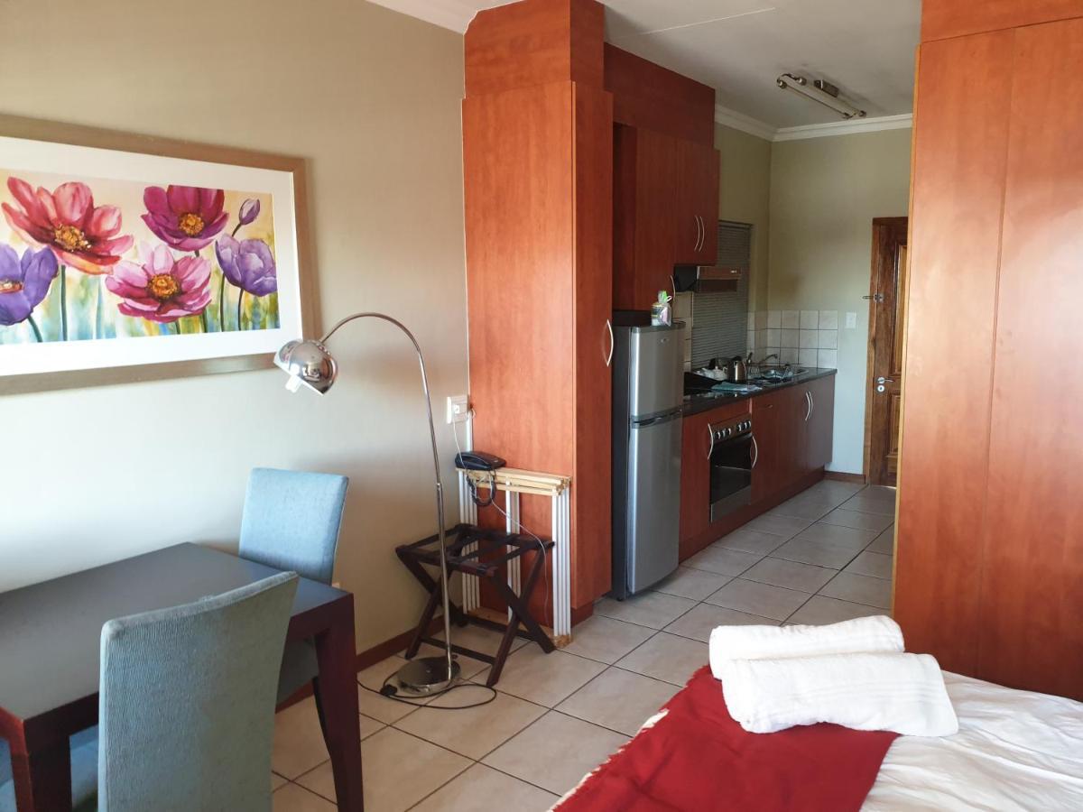 Grosvenor Apartments Pretoria-Noord Esterno foto