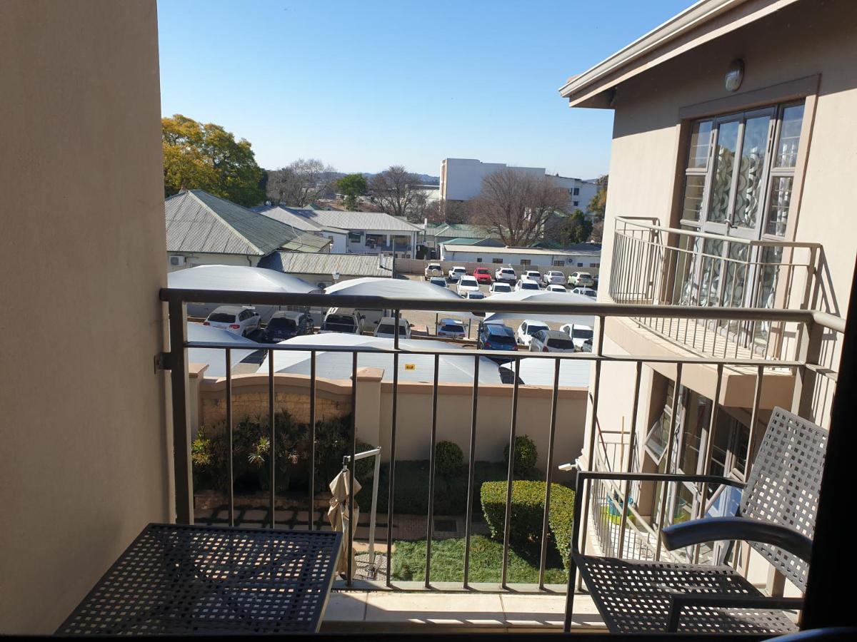 Grosvenor Apartments Pretoria-Noord Esterno foto