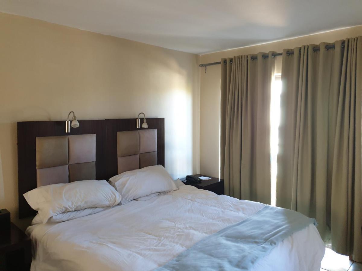 Grosvenor Apartments Pretoria-Noord Esterno foto