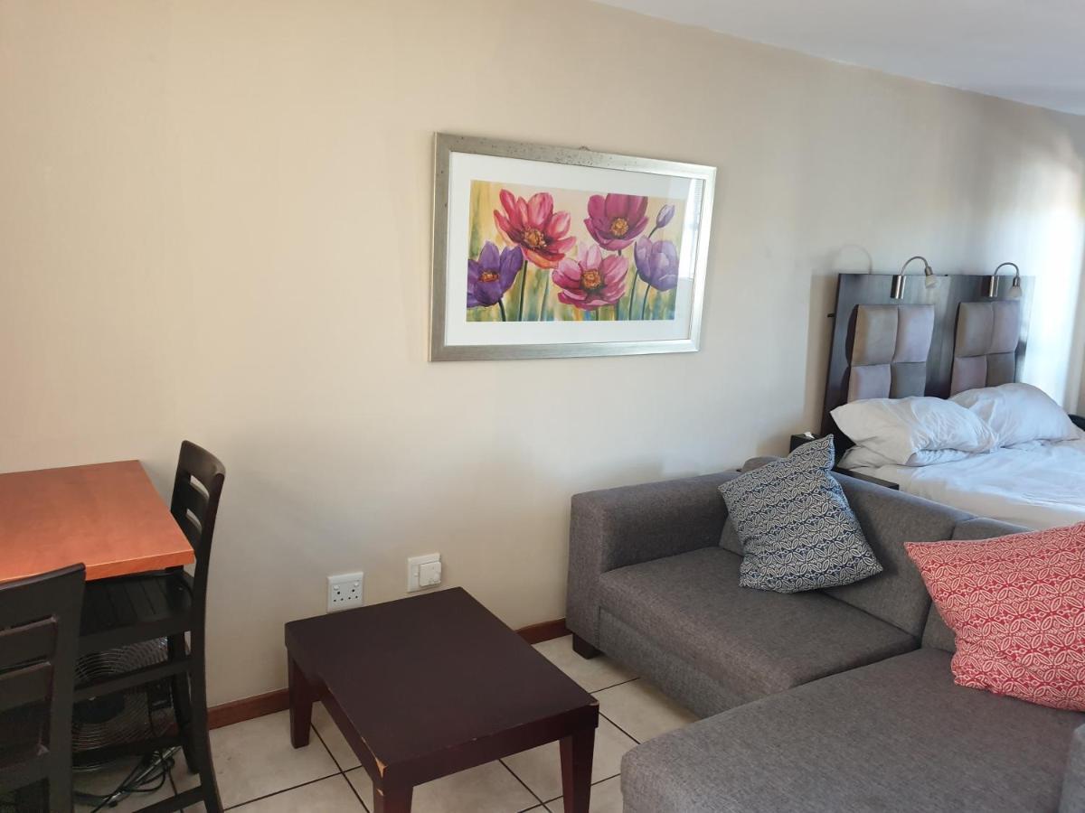Grosvenor Apartments Pretoria-Noord Esterno foto