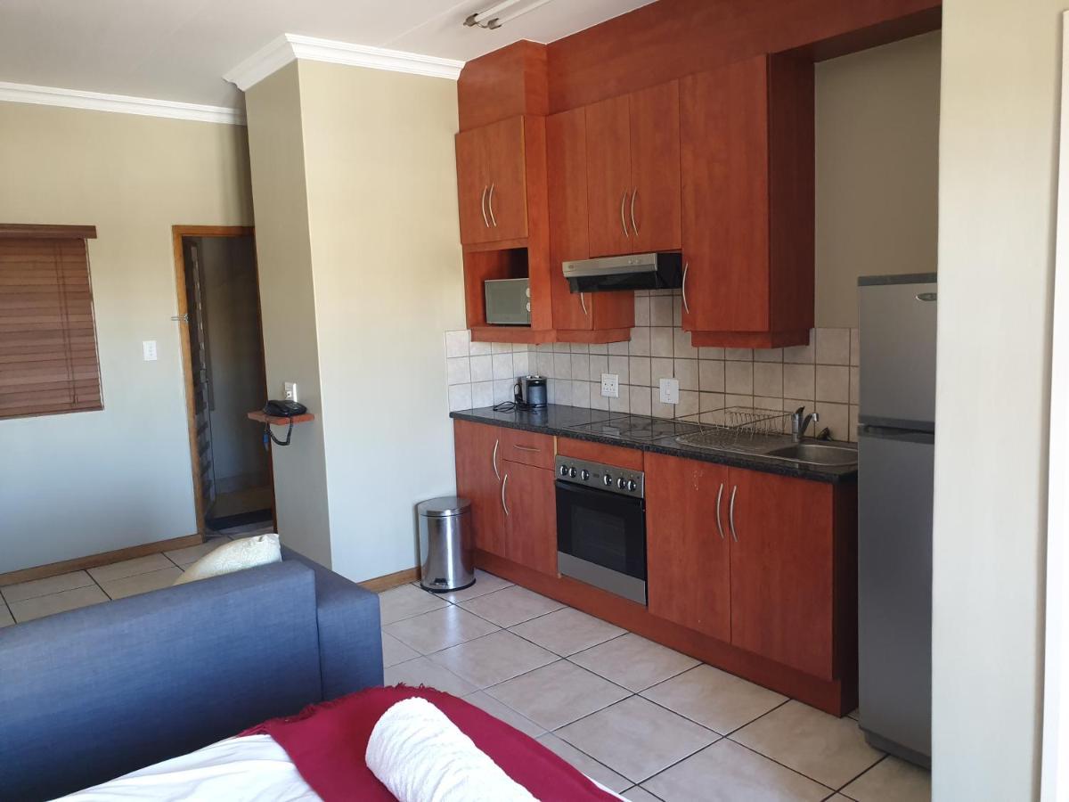 Grosvenor Apartments Pretoria-Noord Esterno foto