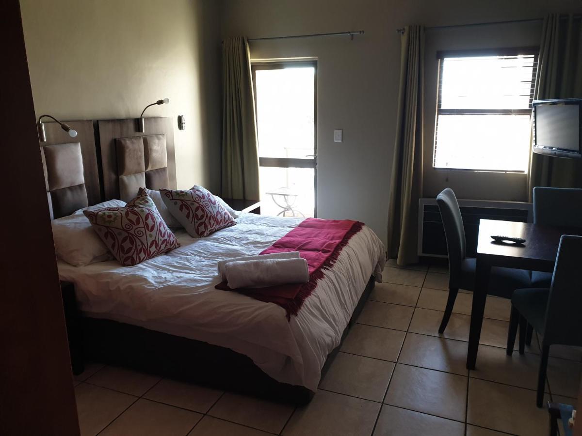 Grosvenor Apartments Pretoria-Noord Esterno foto